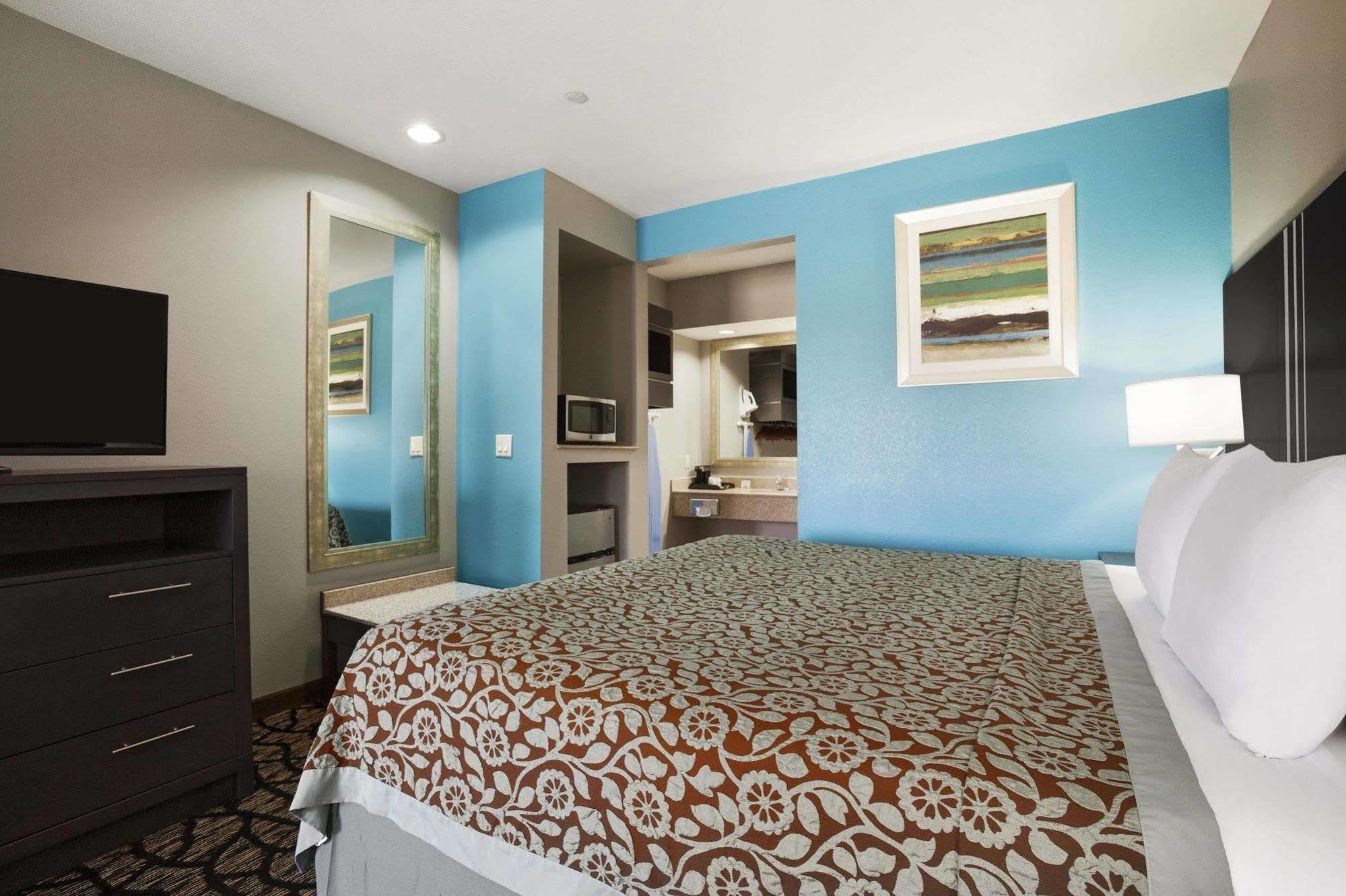 Days Inn & Suites By Wyndham Houston North-Spring Westfield Exteriér fotografie