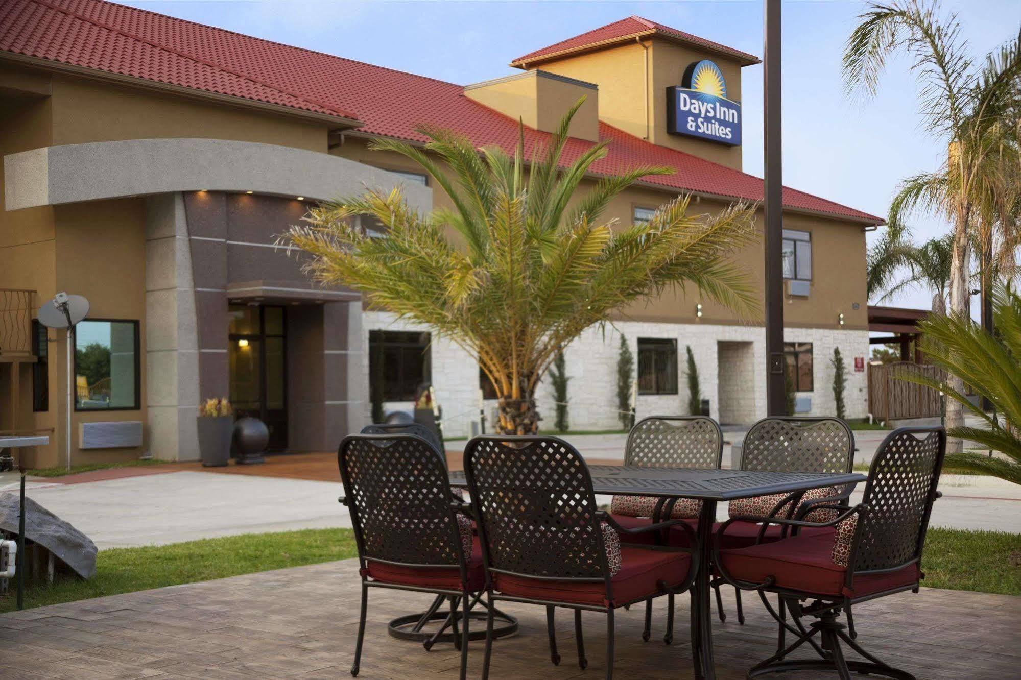 Days Inn & Suites By Wyndham Houston North-Spring Westfield Exteriér fotografie