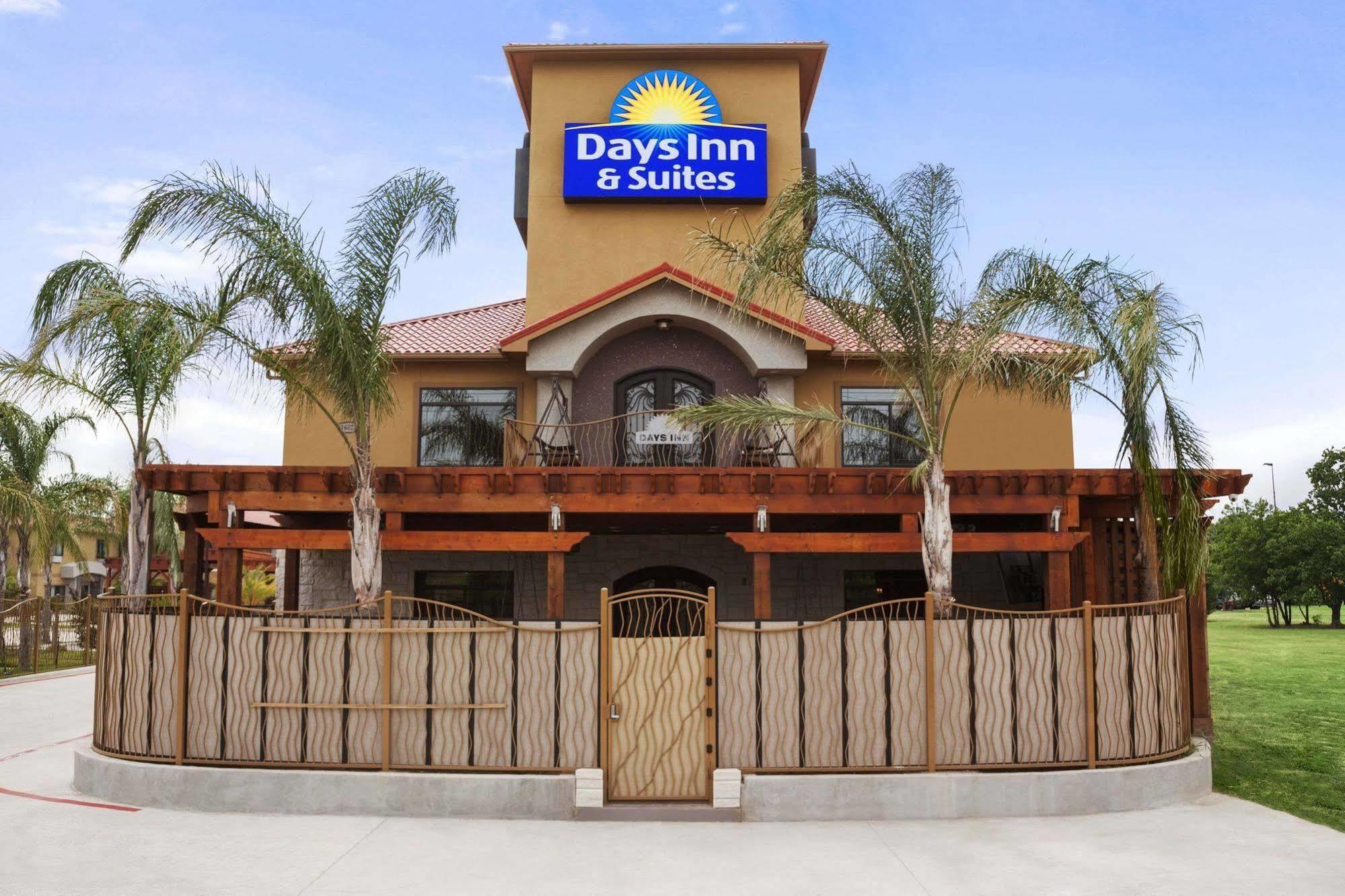 Days Inn & Suites By Wyndham Houston North-Spring Westfield Exteriér fotografie